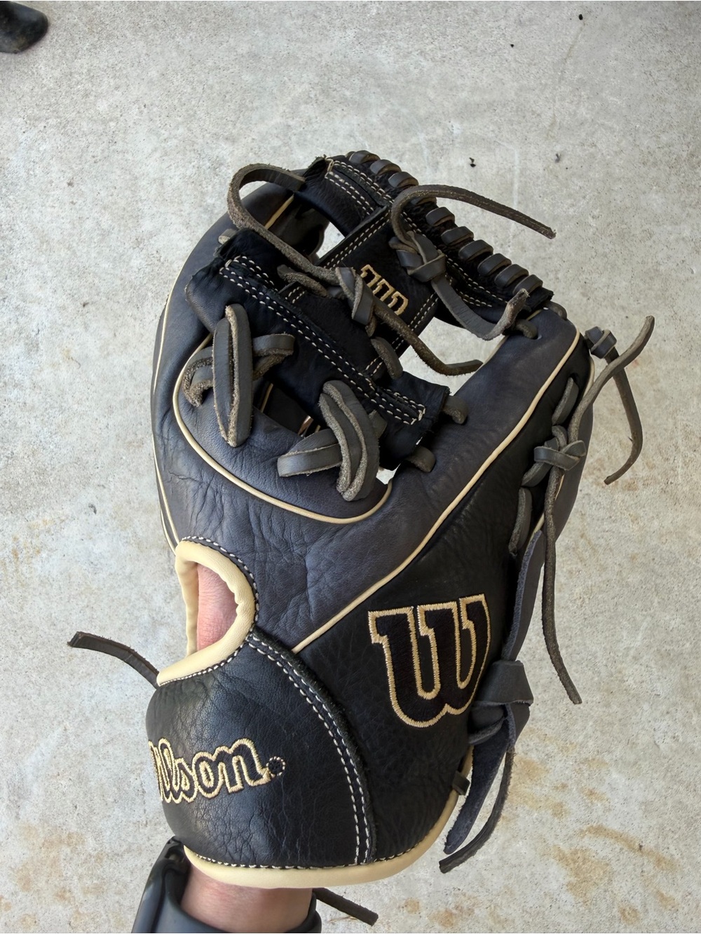 Wilson A1000 11.5" Baseball Glove - Picture 9 of 10